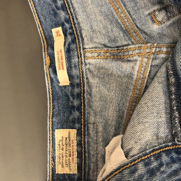 Levi's Wide Leg Jeans - Picture 3 of 3